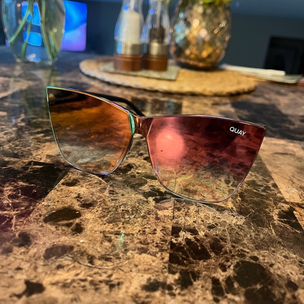 QUAY Sunglasses